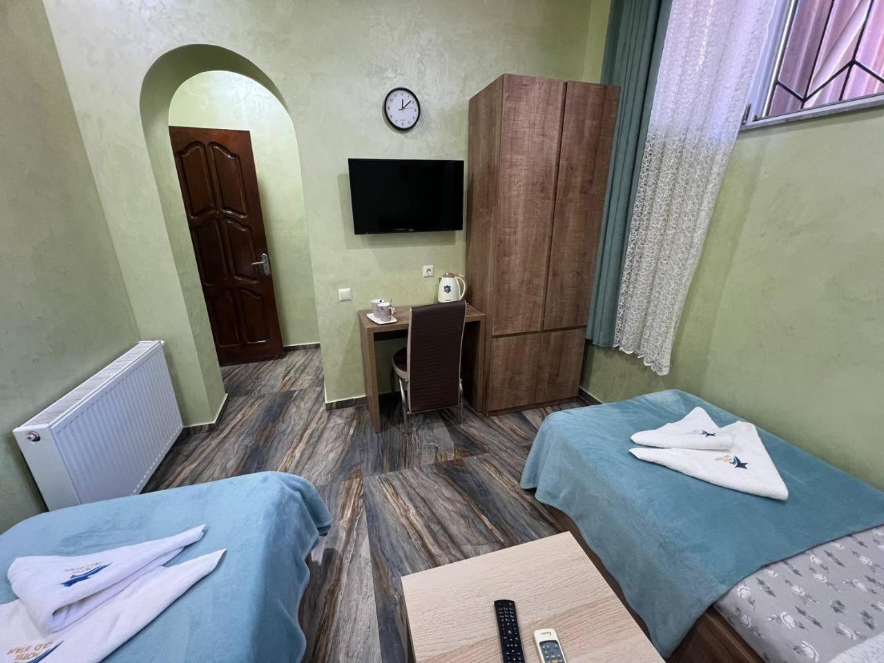 Hotel Old Star Batumi Exteriör bild